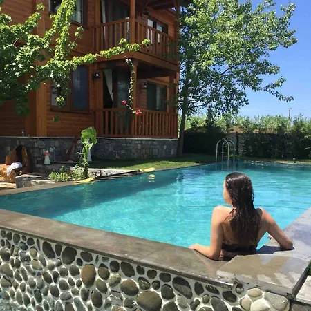 Denize Sifir Havuzlu Jakuzili Bahamas Villa *