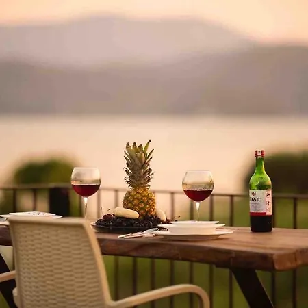 Denize Sifir Havuzlu Jakuzili Bahamas Fethiye