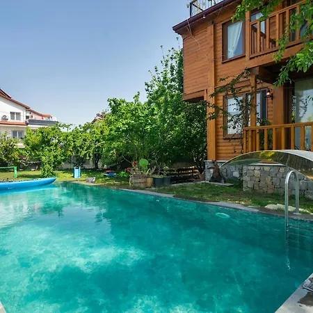 Villa Denize Sifir Havuzlu Jakuzili Bahamas